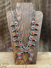 Load image into Gallery viewer, Vintage Coral Necklace