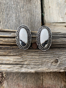White Buffalo Earrings E0201