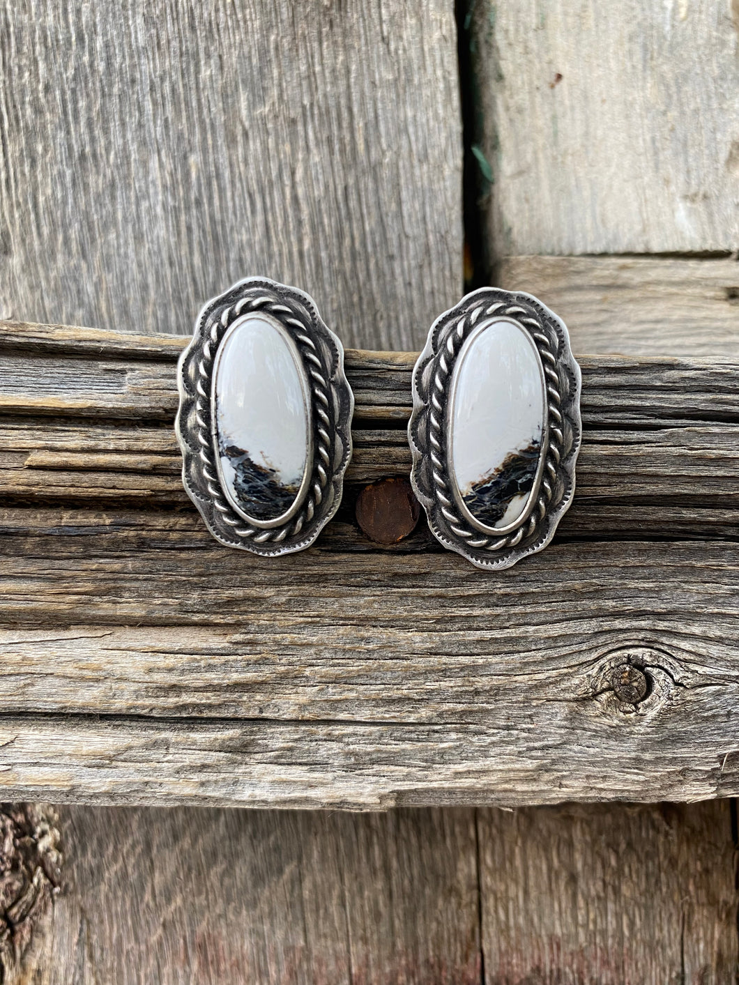 White Buffalo Earrings E0201