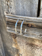 Load image into Gallery viewer, Sterling Silver Hoops E0285