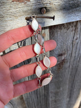Load image into Gallery viewer, Pink Mother Of Pearl Bracelet C0417