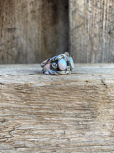 Load image into Gallery viewer, Vintage White Mother Of Pearl Ring R0364