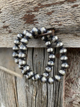 Load image into Gallery viewer, 10mm Silver Pearl Stretchy Bracelet C0353