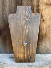 Load image into Gallery viewer, Vintage Heart Necklace N0779