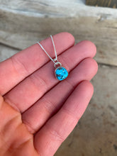 Load image into Gallery viewer, Turquoise Pendant Necklace N0781