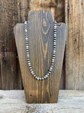 Load image into Gallery viewer, Silver and Pearl Necklace