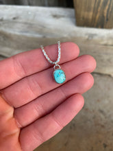 Load image into Gallery viewer, Turquoise Pendant Necklace N0781