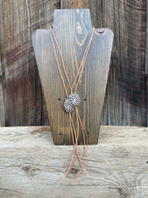 Load image into Gallery viewer, Vintage Button Bolo N0910
