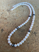 Load image into Gallery viewer, Pearl and Silver Necklace