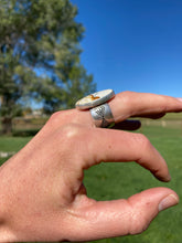 Load image into Gallery viewer, Chicken Track Ring Size 8 R0494