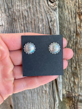 Load image into Gallery viewer, Sterling Concho Stud E0034