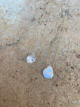Load image into Gallery viewer, Gold Filled Pearl Necklace N0861