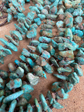 Load image into Gallery viewer, Turquoiuse and Heishi Necklace N0713