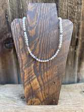 Load image into Gallery viewer, Pearl and Silver Necklace N0565