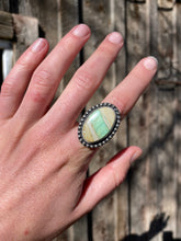 Load image into Gallery viewer, Australian Variscite Ribbon Ring Size 7 R0396