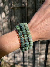Load image into Gallery viewer, Canadian Jade Stretchy Bracelet C0397