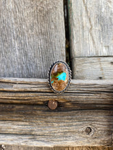 Load image into Gallery viewer, Royston Ribbon Ring 6.5