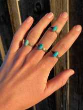 Load image into Gallery viewer, Dainty Turquoise Ring R0406