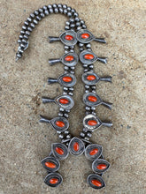 Load image into Gallery viewer, Vintage Coral Necklace