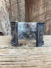 Load image into Gallery viewer, Orange Spiny Oyster Cuff
