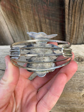 Load image into Gallery viewer, Vintage Inlay Cuff