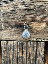Load image into Gallery viewer, Engraved Silver Pendant P0677