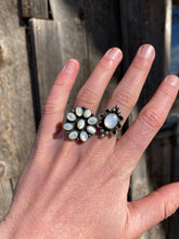 Load image into Gallery viewer, Vintage Mother Of Pearl Ring