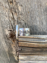 Load image into Gallery viewer, Chicken Track Ring Size 8 R0494