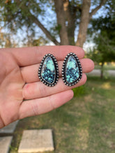 Load image into Gallery viewer, Angel Wing Earrings E0326
