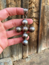 Load image into Gallery viewer, Cross Pendant P0667