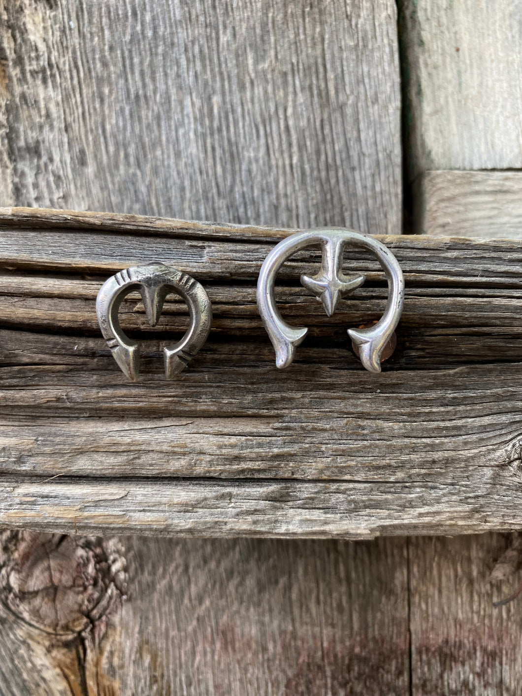Naja Cast Pin