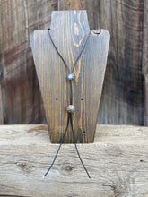 Load image into Gallery viewer, Vintage Button Bolo N0910