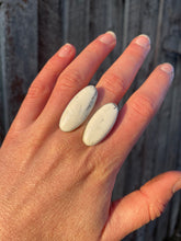 Load image into Gallery viewer, White Buffalo Ring Size 7-8 R0422