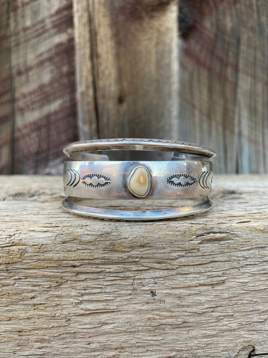 Elk Ivory Cuff C0368