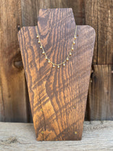 Load image into Gallery viewer, Gold Pearl Choker N0683