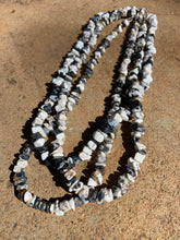 Load image into Gallery viewer, White Buffalo Necklace N0813