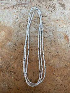 Mother of Pearl Necklace N0668