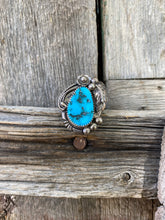 Load image into Gallery viewer, Vintage Ring Size 8