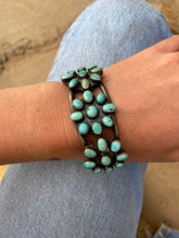 Load image into Gallery viewer, Vintage Cluster Cuff