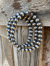 Load image into Gallery viewer, 8mm Sterling Silver Pearl Stretch Bracelet C0228