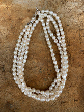 Load image into Gallery viewer, White Pearls N0663