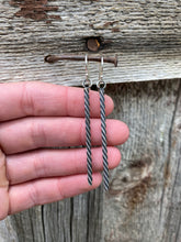 Load image into Gallery viewer, Twisted Bar Earrings E0208