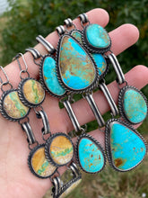 Load image into Gallery viewer, Kingman Turquoise Lariat Necklace N0704