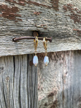 Load image into Gallery viewer, Gold Huggie Pearl Earring E0225