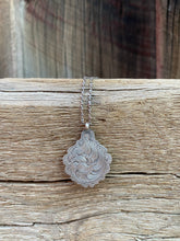 Load image into Gallery viewer, Vintage Engraved Pendant Necklace N0775