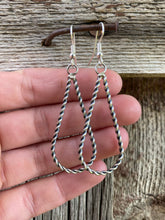 Load image into Gallery viewer, Teardrop Earrings E0221