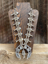 Load image into Gallery viewer, Vintage Orange Spiny Oyster Squash Blossom