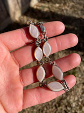 Load image into Gallery viewer, Pink Mother Of Pearl Bracelet C0417