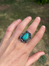 Load image into Gallery viewer, Vintage Ring Size 7.5