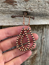 Load image into Gallery viewer, Copper Pearl Earrings E0223